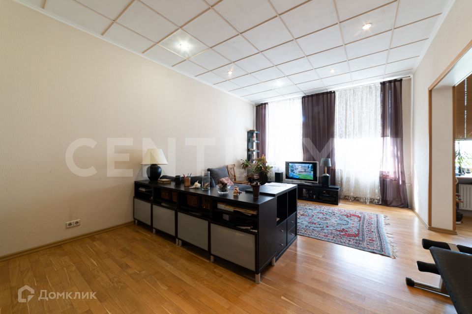 Продаётся 3-комнатная квартира, 114 м²