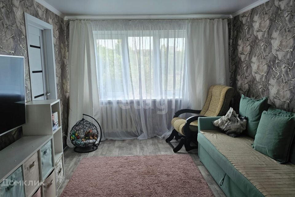 Продаётся 4-комнатная квартира, 63.3 м²