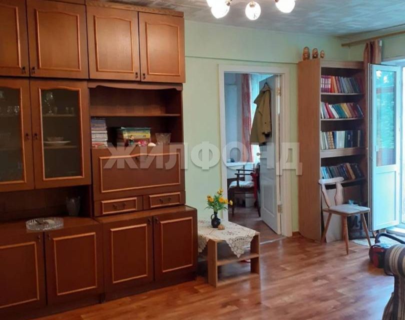 Продаётся 2-комнатная квартира, 43.8 м²
