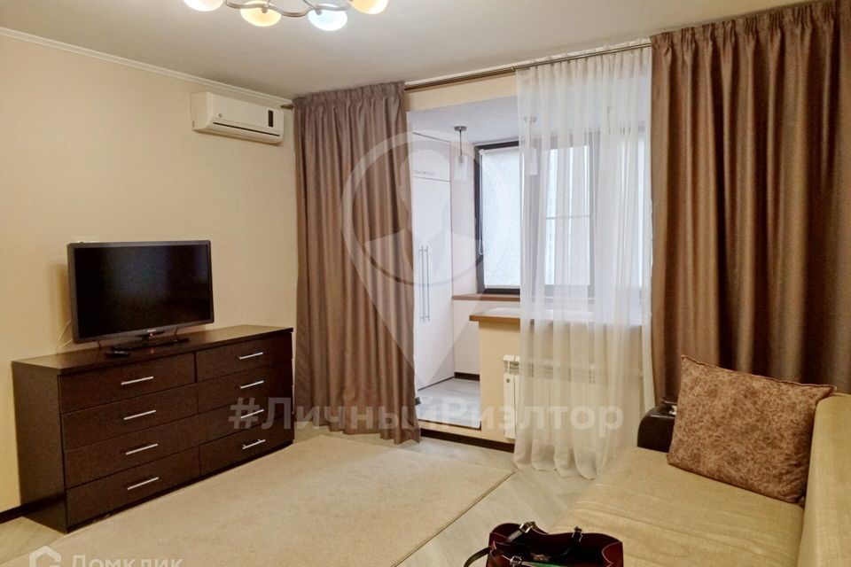 Продаётся 1-комнатная квартира, 38 м²