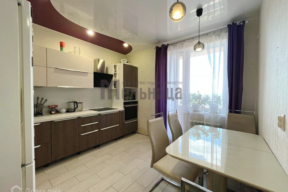 Продаётся 2-комнатная квартира, 56.9 м²