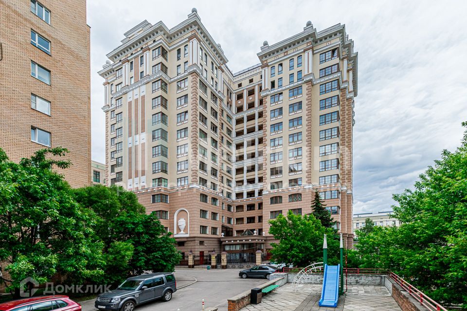 Продаётся 3-комнатная квартира, 185 м²