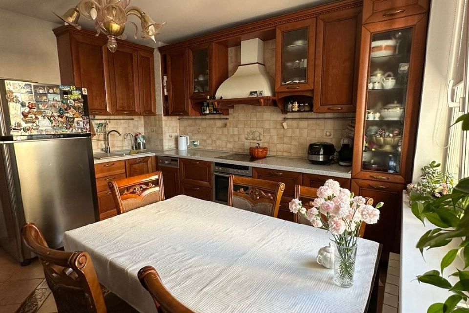 Сдаётся 3-комнатная квартира, 94.2 м²
