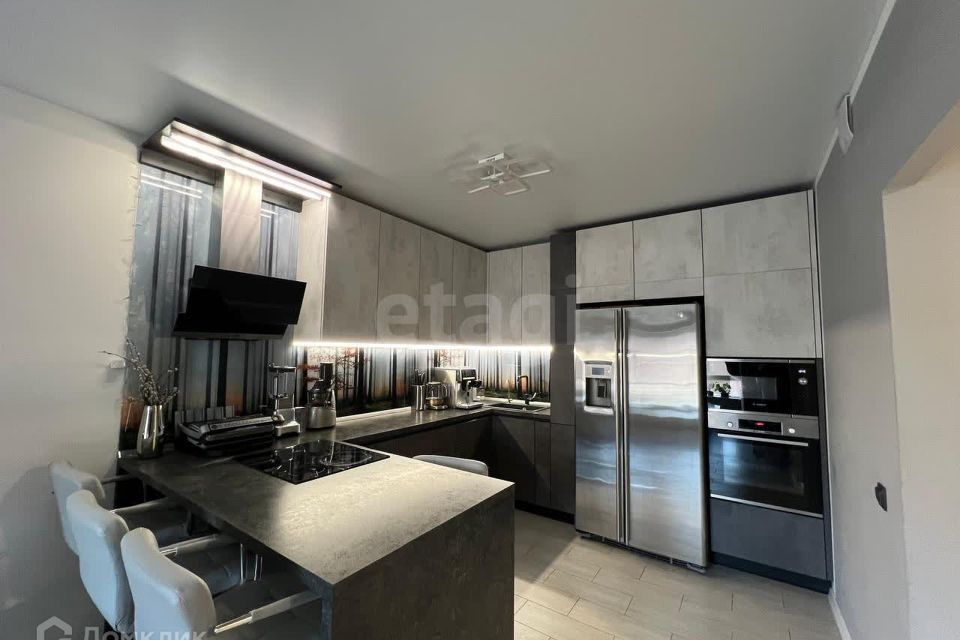 Продаётся 2-комнатная квартира, 60.4 м²