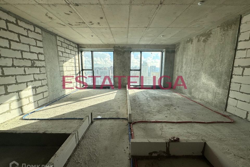 Продаётся 1-комнатная квартира, 56 м²