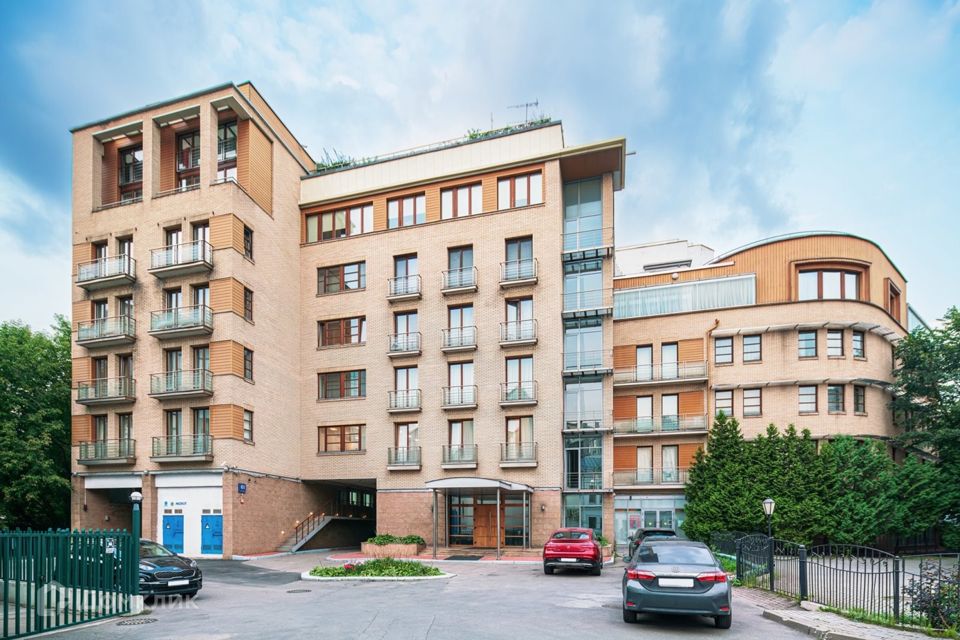 Продаётся 5-комнатная квартира, 175 м²