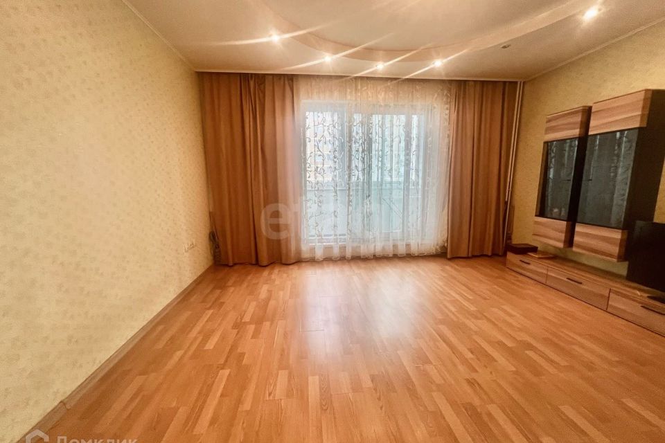 Продаётся 1-комнатная квартира, 41.8 м²