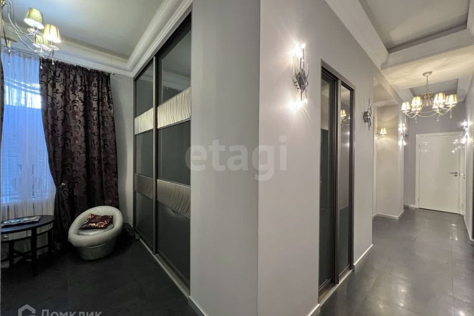 Продаётся 5-комнатная квартира, 98 м²