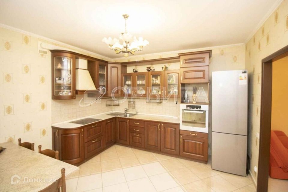 Продаётся 3-комнатная квартира, 111.1 м²