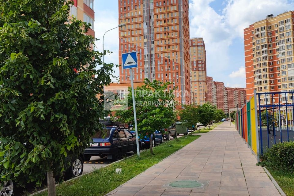 Продаётся 2-комнатная квартира, 56.6 м²