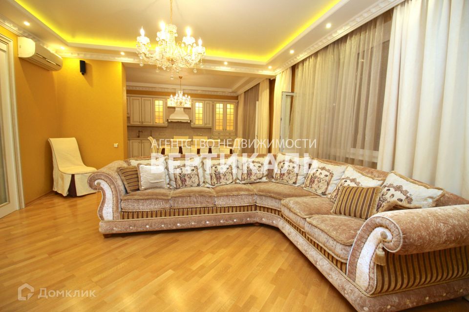 Сдаётся 4-комнатная квартира, 170 м²