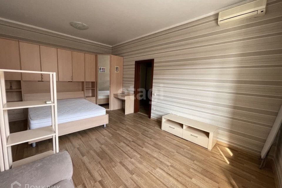 Продаётся 1-комнатная квартира, 51.8 м²