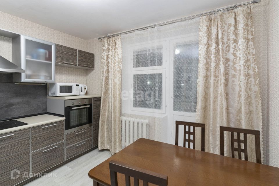 Сдаётся 2-комнатная квартира, 64 м²