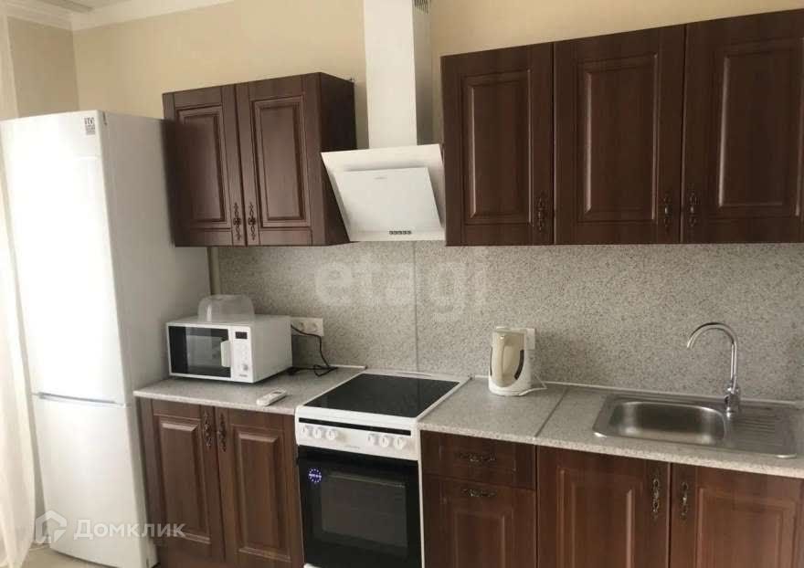 Сдаётся 1-комнатная квартира, 42 м²