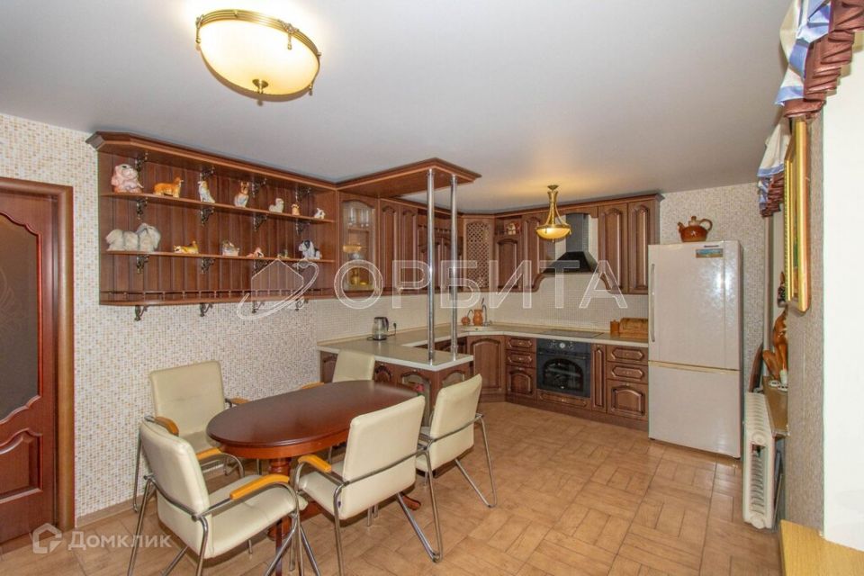 Продаётся 4-комнатная квартира, 125.4 м²