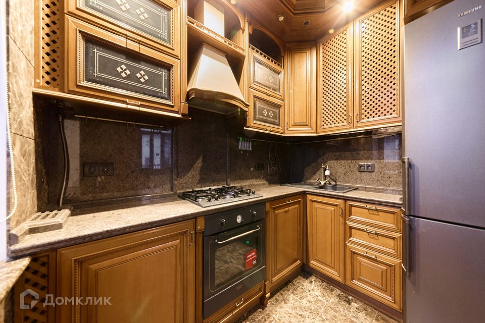Продаётся 3-комнатная квартира, 148 м²