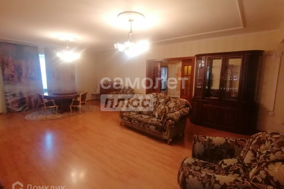 Продаётся 3-комнатная квартира, 173.1 м²