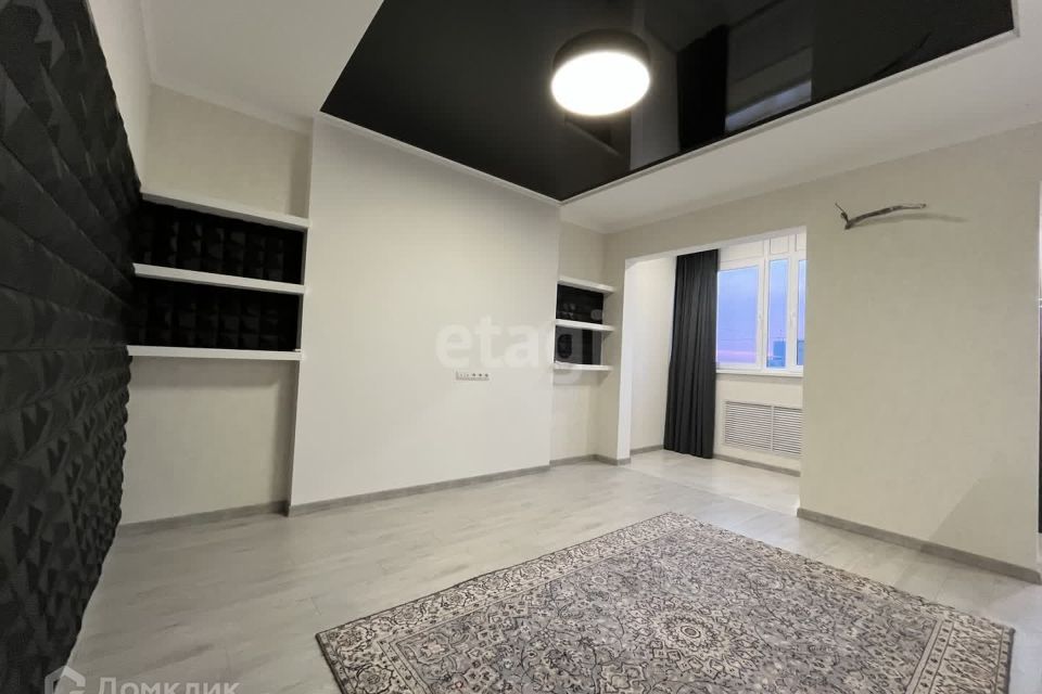 Продаётся 1-комнатная квартира, 65 м²