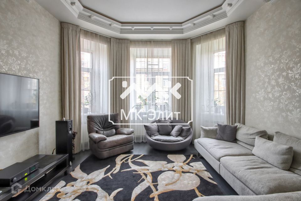 Продаётся 4-комнатная квартира, 160.1 м²