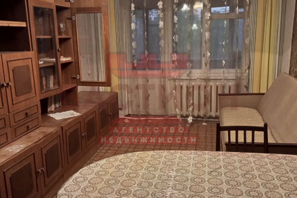 Продаётся 4-комнатная квартира, 70 м²