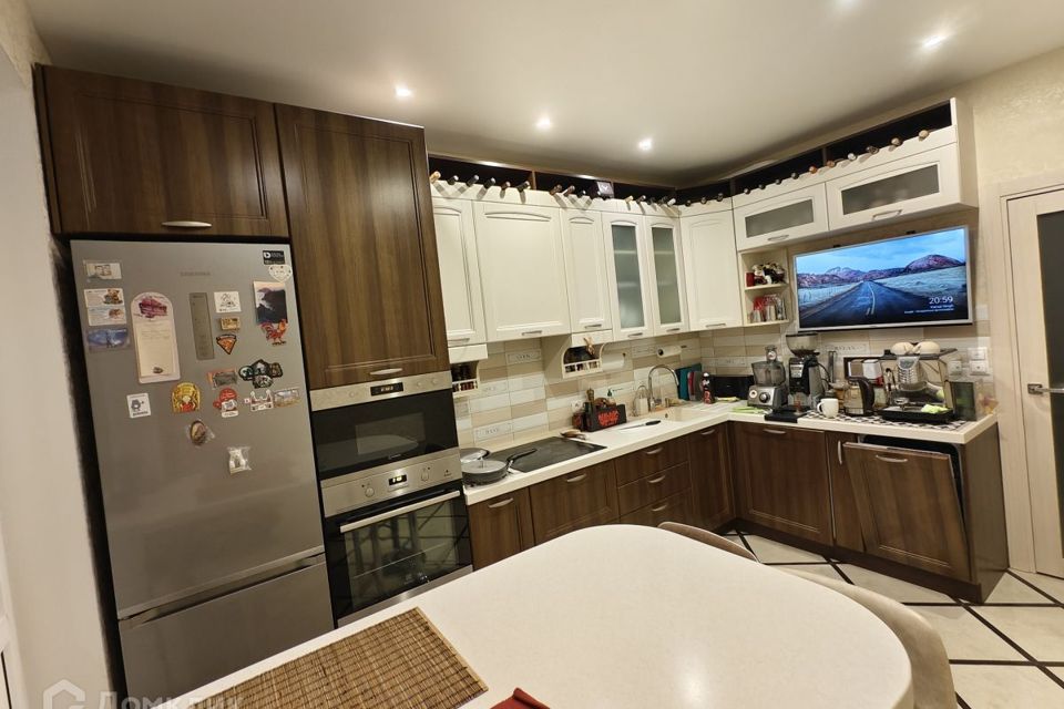 Продаётся 2-комнатная квартира, 65 м²