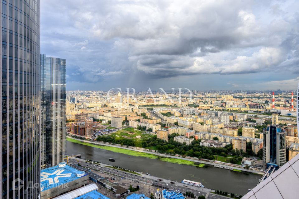 Продаётся 2-комнатная квартира, 114.2 м²