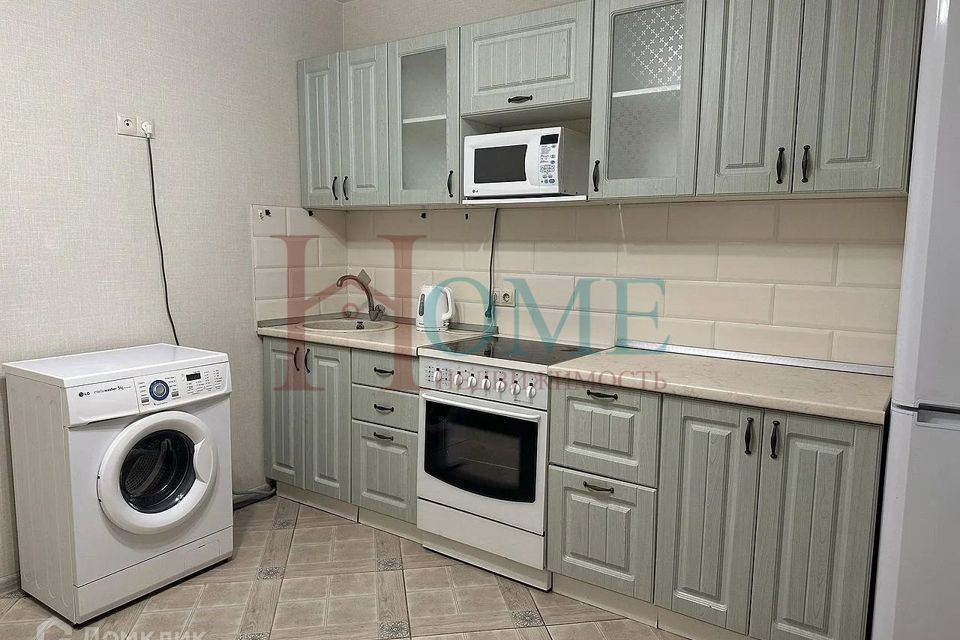 Сдаётся 1-комнатная квартира, 42 м²