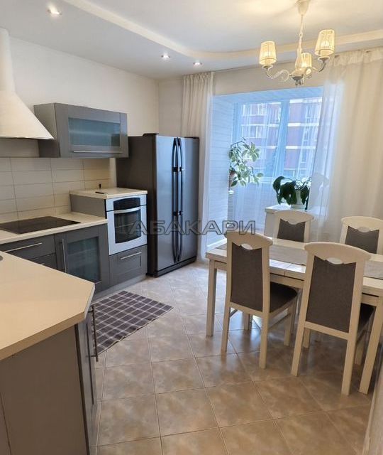 Сдаётся 3-комнатная квартира, 81 м²