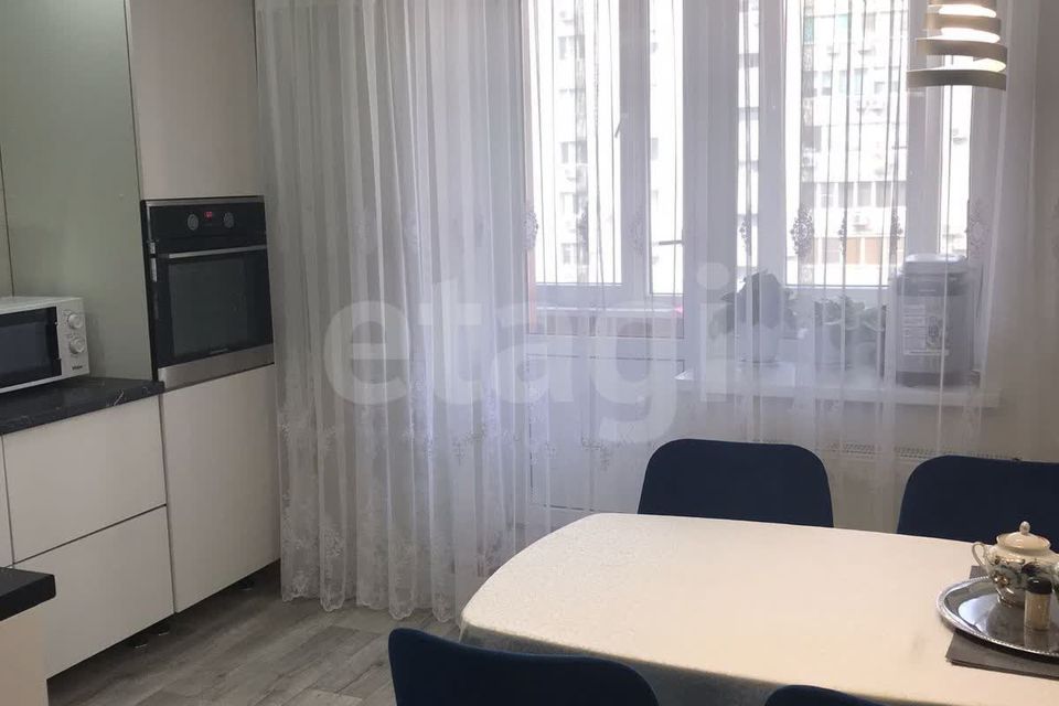 Продаётся 2-комнатная квартира, 62.2 м²