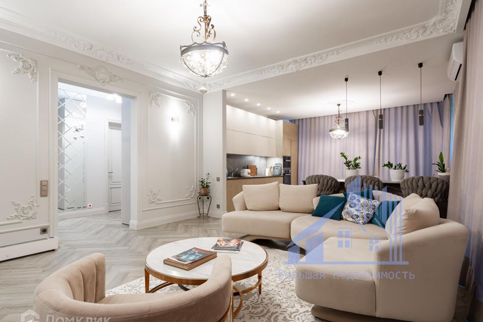 Продаётся 3-комнатная квартира, 121.2 м²