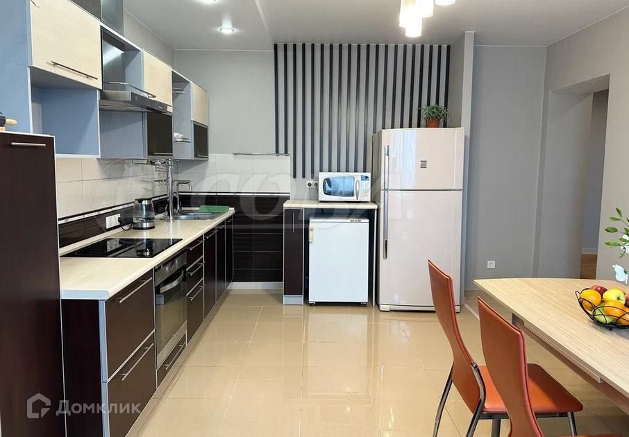 Продаётся 4-комнатная квартира, 131.5 м²