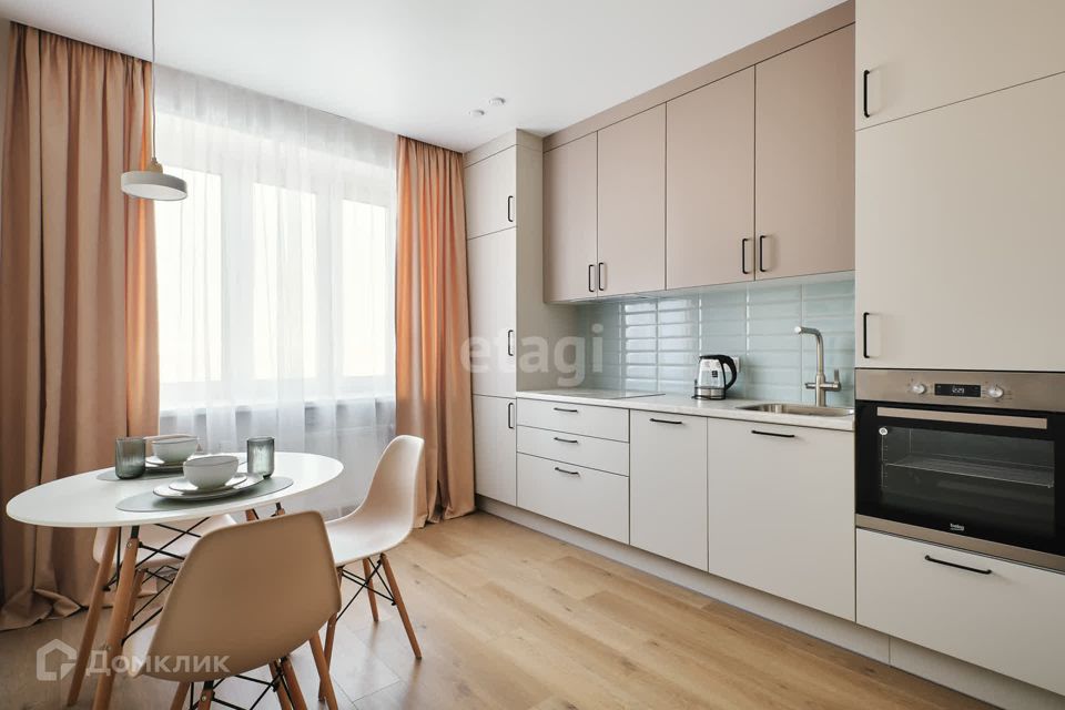 Сдаётся 2-комнатная квартира, 64 м²