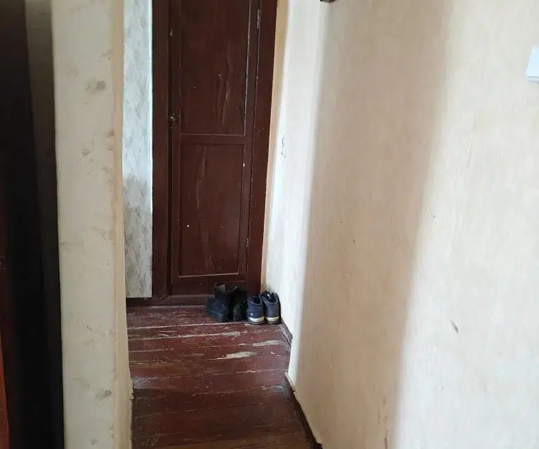 Продаётся 2 комнаты в 5-комн. квартире, 29.9 м²