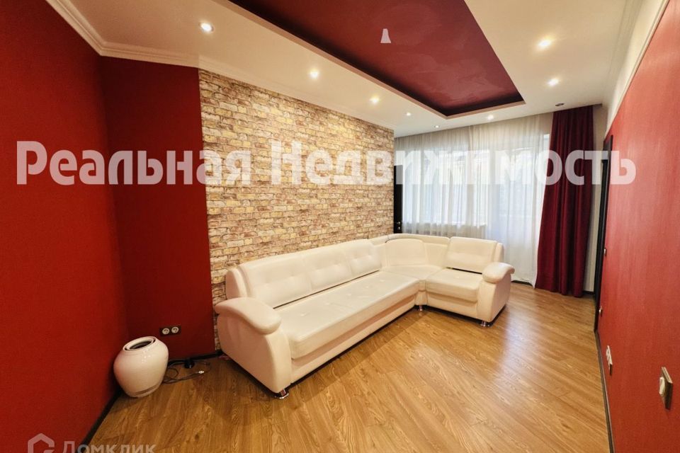 Продаётся 4-комнатная квартира, 108 м²