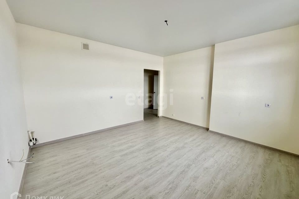 Продаётся 1-комнатная квартира, 42.7 м²