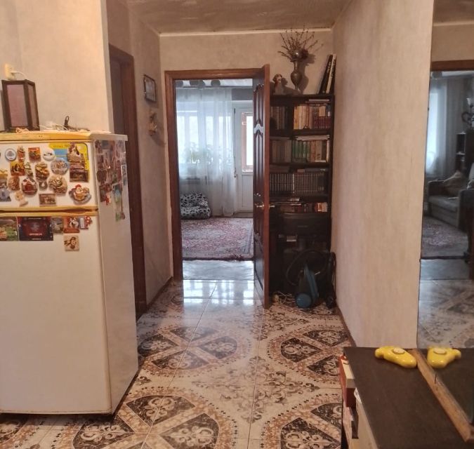 Продаётся 3-комнатная квартира, 51.9 м²