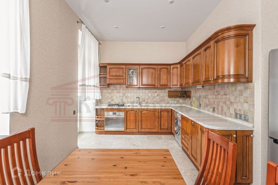 Сдаётся 4-комнатная квартира, 125 м²