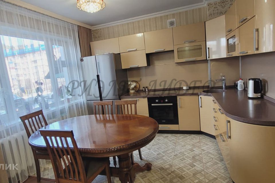 Сдаётся 4-комнатная квартира, 82 м²
