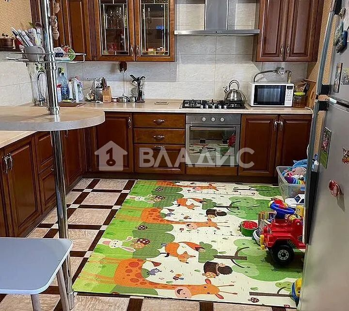 Продаётся 3-комнатная квартира, 106 м²
