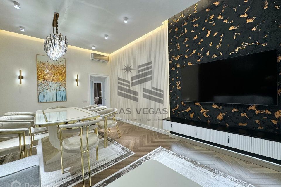 Сдаётся 3-комнатная квартира, 145 м²