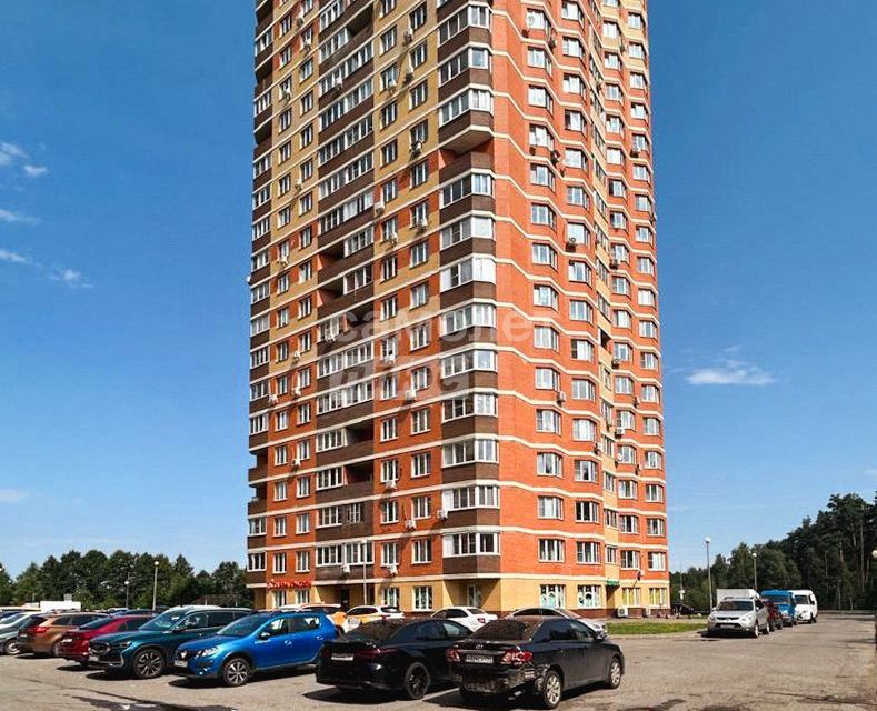 Продаётся 2-комнатная квартира, 59.8 м²