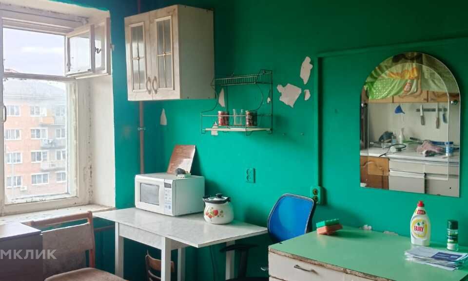 Продаётся комната в 5-комн. квартире, 13.8 м²