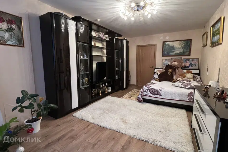 Продаётся 1-комнатная квартира, 42 м²