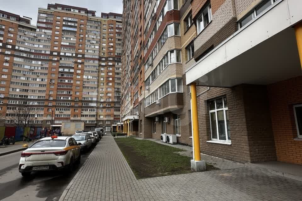 Продаётся 3-комнатная квартира, 106 м²