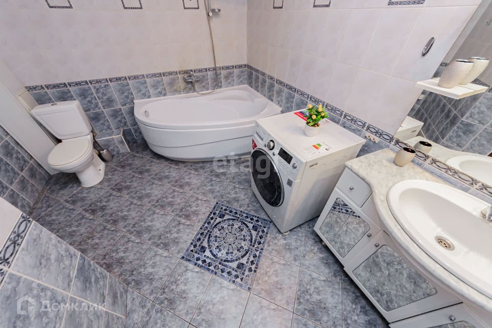 Продаётся 4-комнатная квартира, 125.1 м²