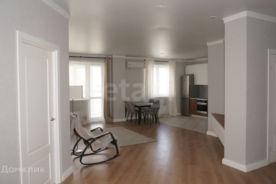 Продаётся 4-комнатная квартира, 115 м²