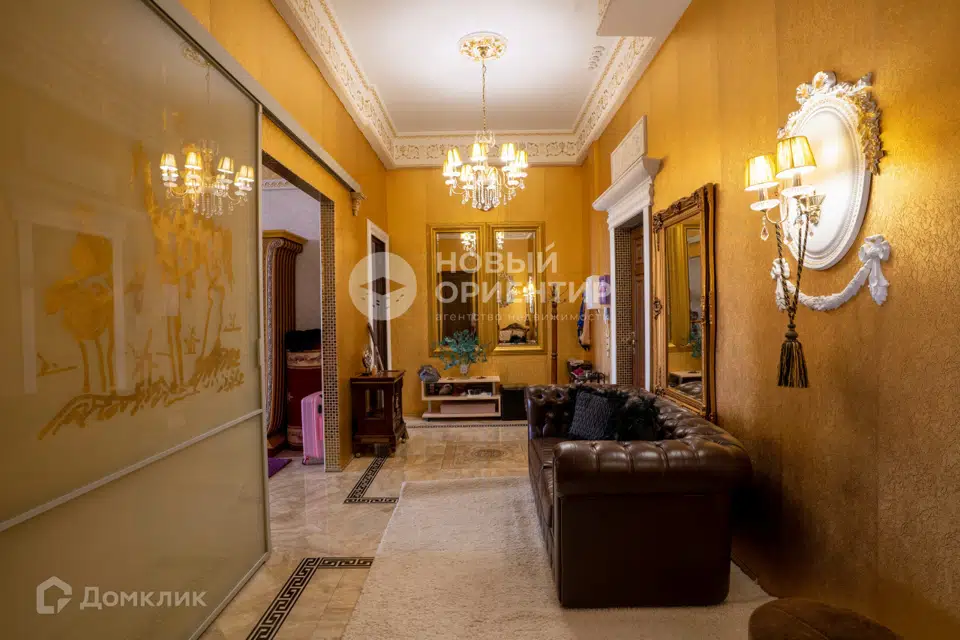 Сдаётся 2-комнатная квартира, 125 м²