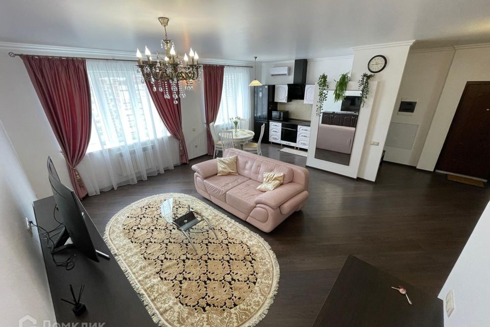Сдаётся 2-комнатная квартира, 70 м²