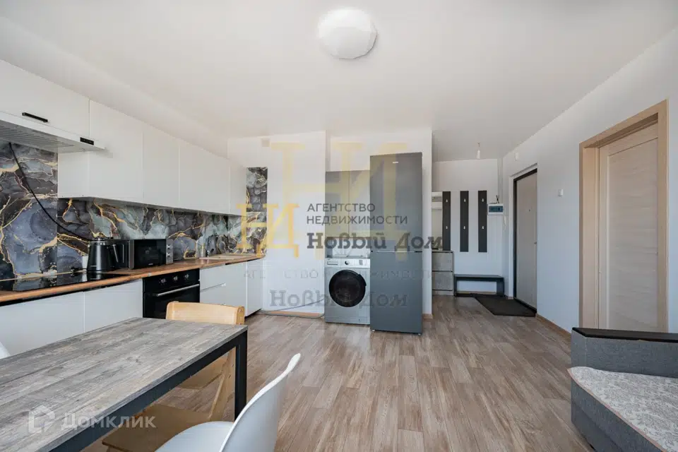 Продаётся 1-комнатная квартира, 42 м²