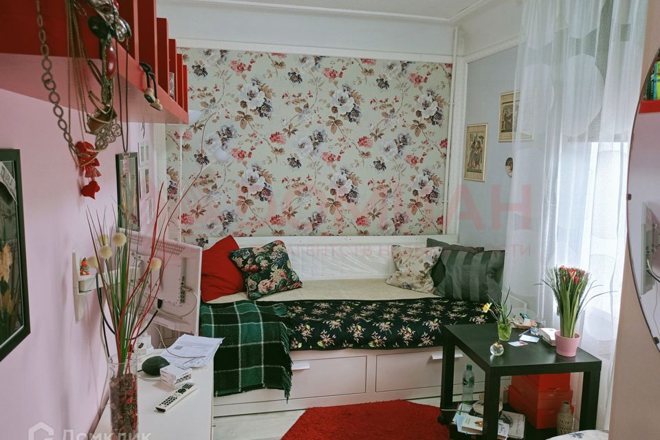 Продаётся 4-комнатная квартира, 62 м²